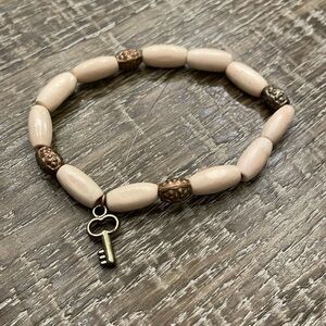 Jewelry - Gold Color cream Stretch bracelets